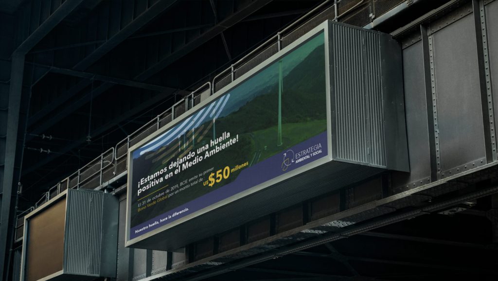 Valla de la campaña Dejando Huellas del BCIE